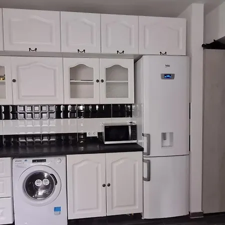בראשוב Apartament Regim Hotelier Elis מראה חיצוני תמונה